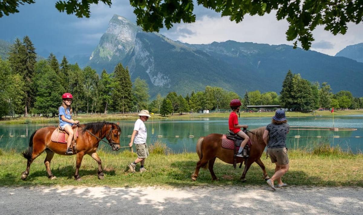 Bungalow 3 Chambres Pour 6 Pers Avec Climatisation Camping 3 Etoiles Samoëns Zewnętrze zdjęcie